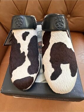 NWT Ariat Sport Mule- Cowhide —Size 8.5